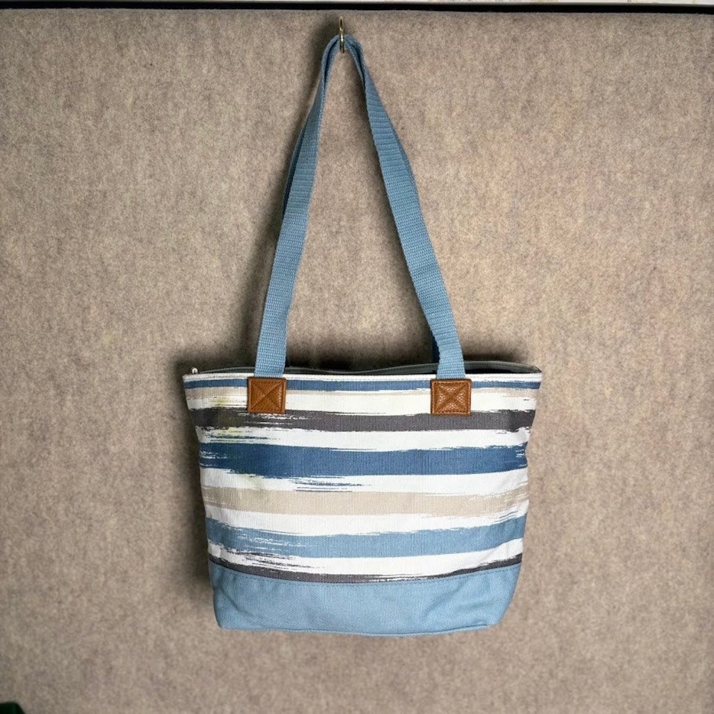 Thirty-One Tote Bag Womens OS Blue White Canvas Striped Coastal Zipper Classic